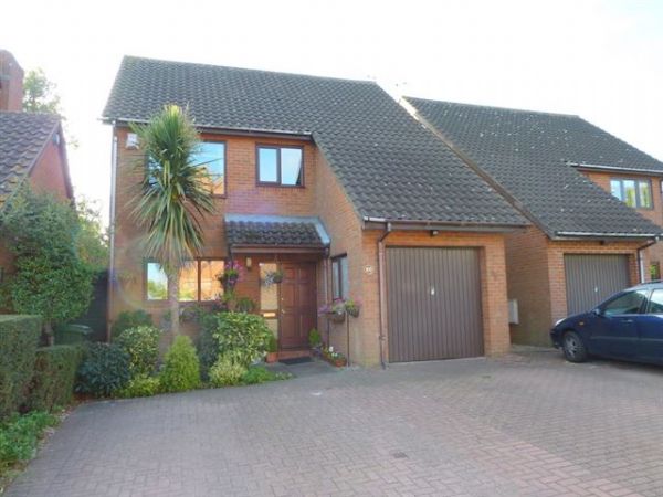 BLETCHLEY - IDYLLIC LOCATION BY THE GRAND UNION CANAL.  This four bedroom property comprises of three double bedrooms and one single with an ensuite to the master, lounge, dining room, conservatory, cloakroom, utility room, kitchen with appliances, off road parking for 3 vehicles, small single garage, good sized rear garden and there is even the possibilty of using the 40ft mooring! For further information please contact our Bletchley office on 01908 648 666 or Milton Keynes on 01908 393 553 - Photo 1